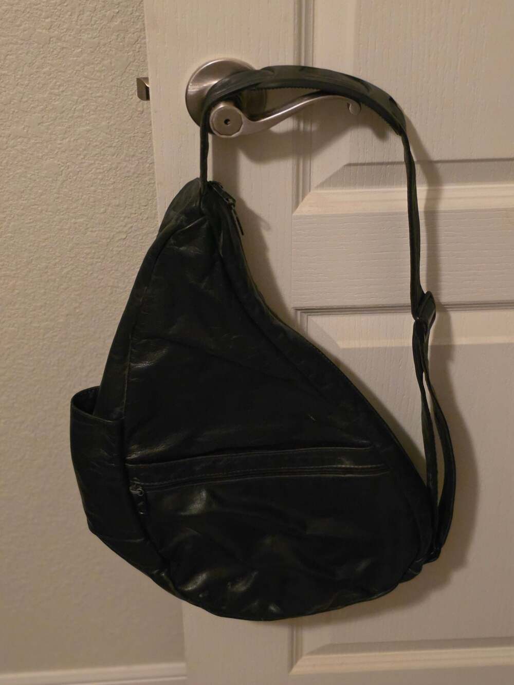 AmeriBag Healthy Back Bag Ergonomic Leather Sling Backpack